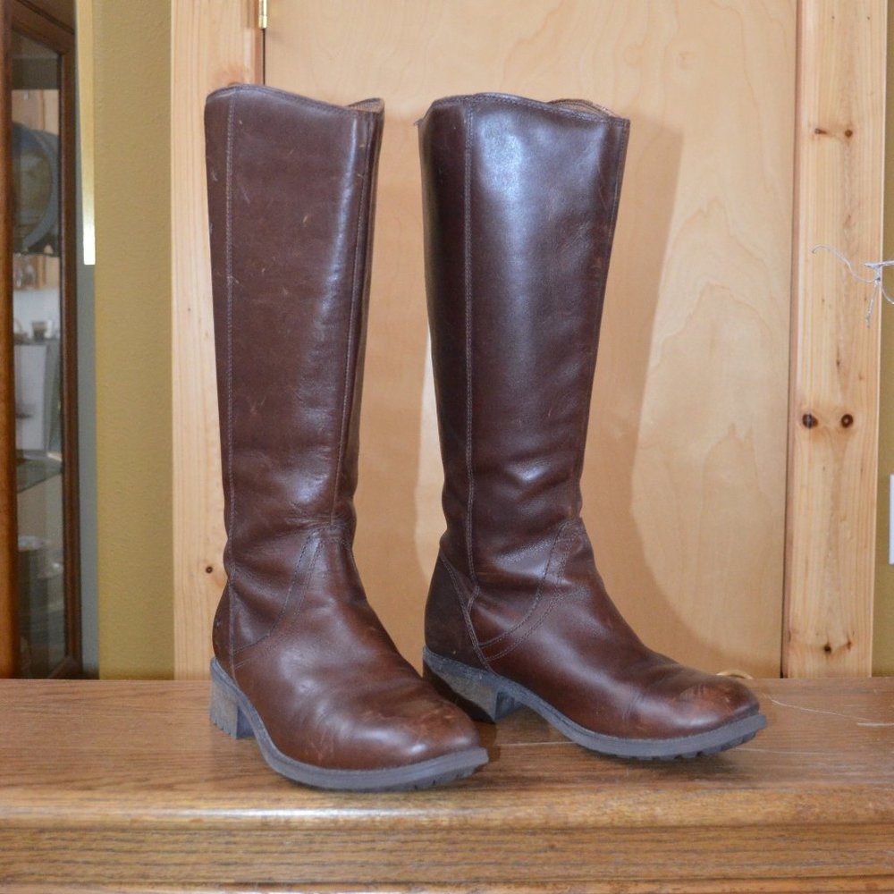 UGG Seldon tall riding boots,  leather, back zipper, size 7